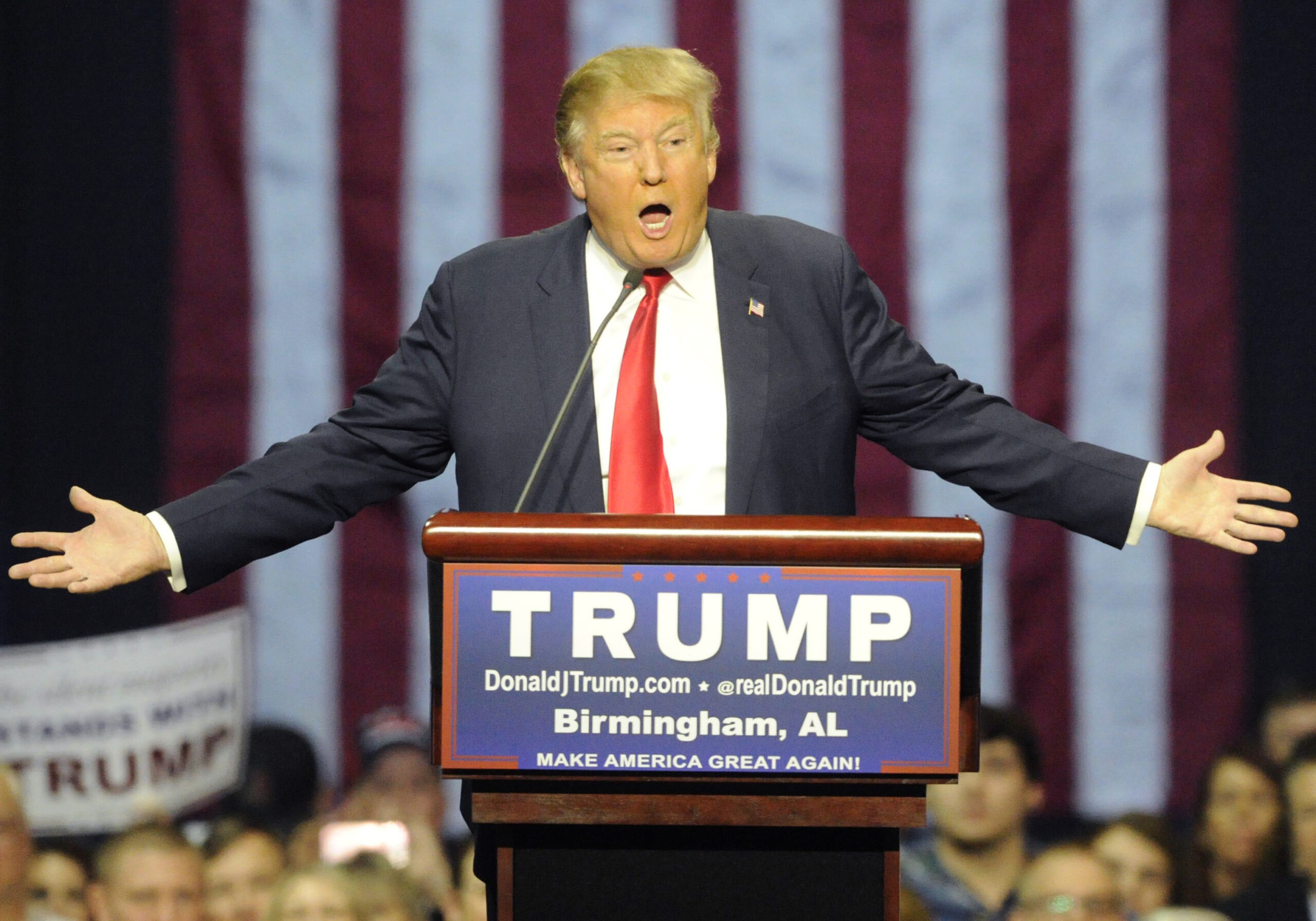 Trump, Clinton viewed as most likely to ruin Thanksgiving dinner