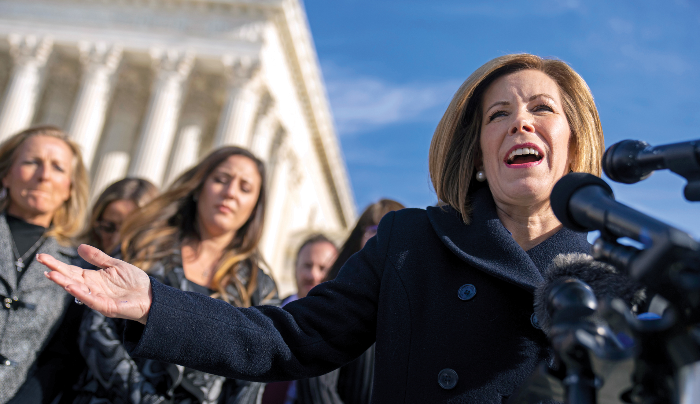 A free speech warrior holding court