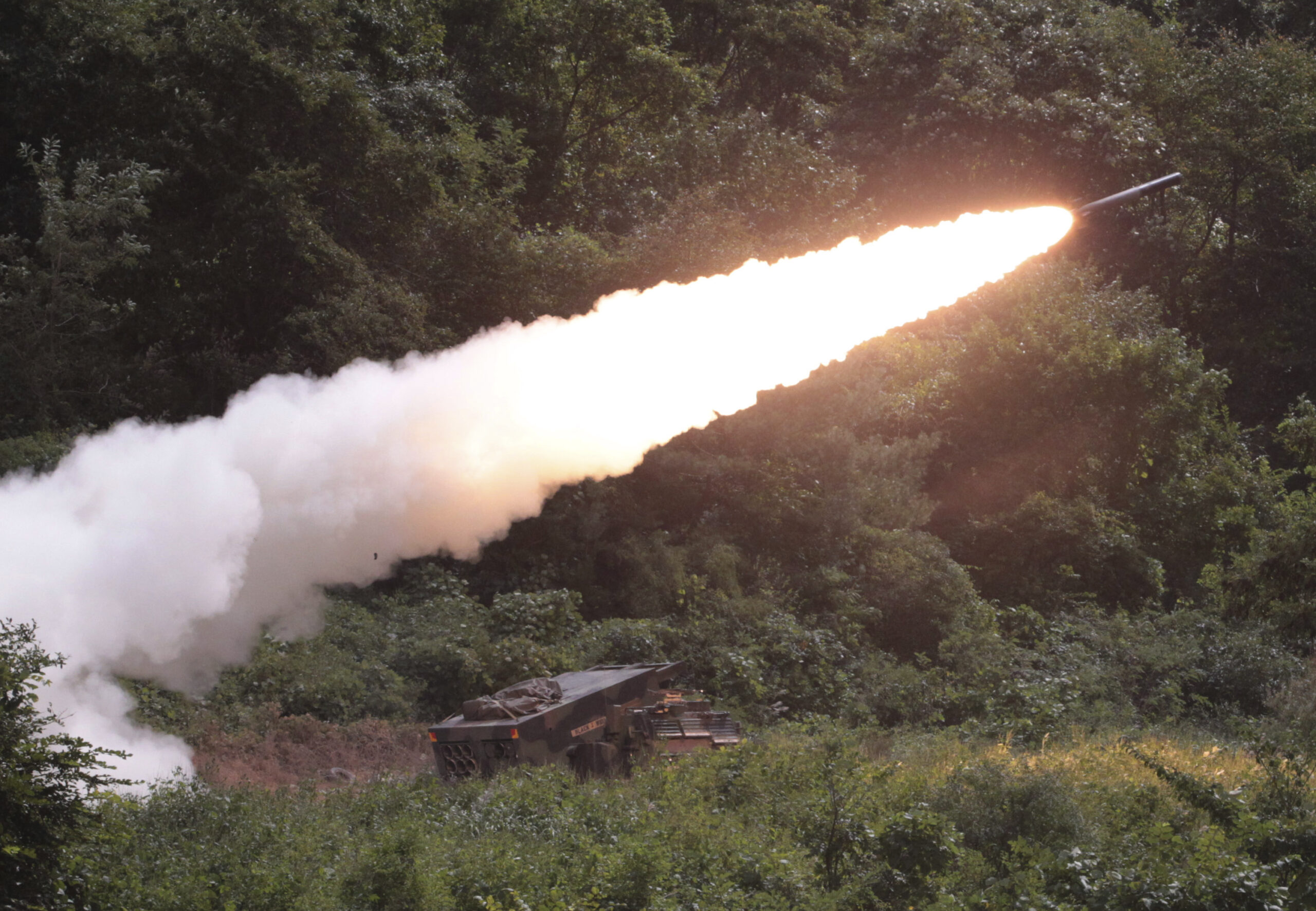 U.S.sends rocket system to South Korea