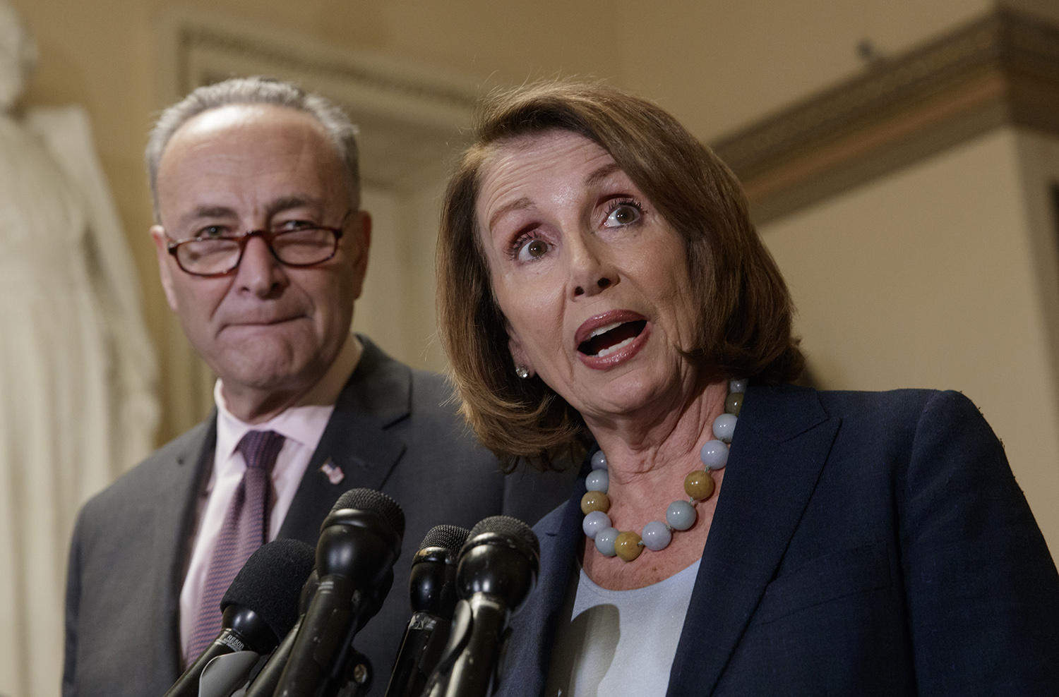 Democrats ask DOJ, FBI if they briefed Trump, legal team about informant
