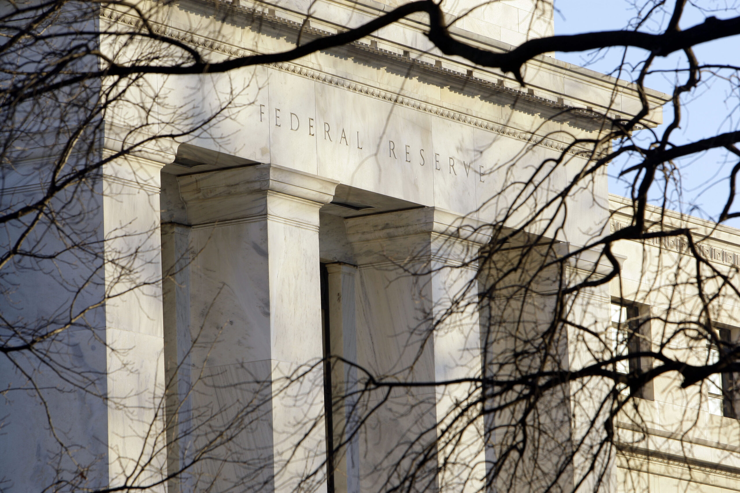 Fed: Growth slows in places on shutdown worries