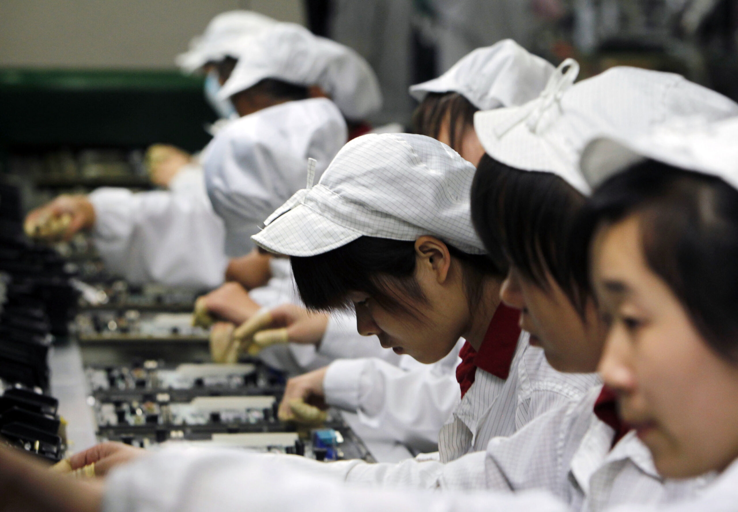 Report: Apple’s labor practices in China fall short