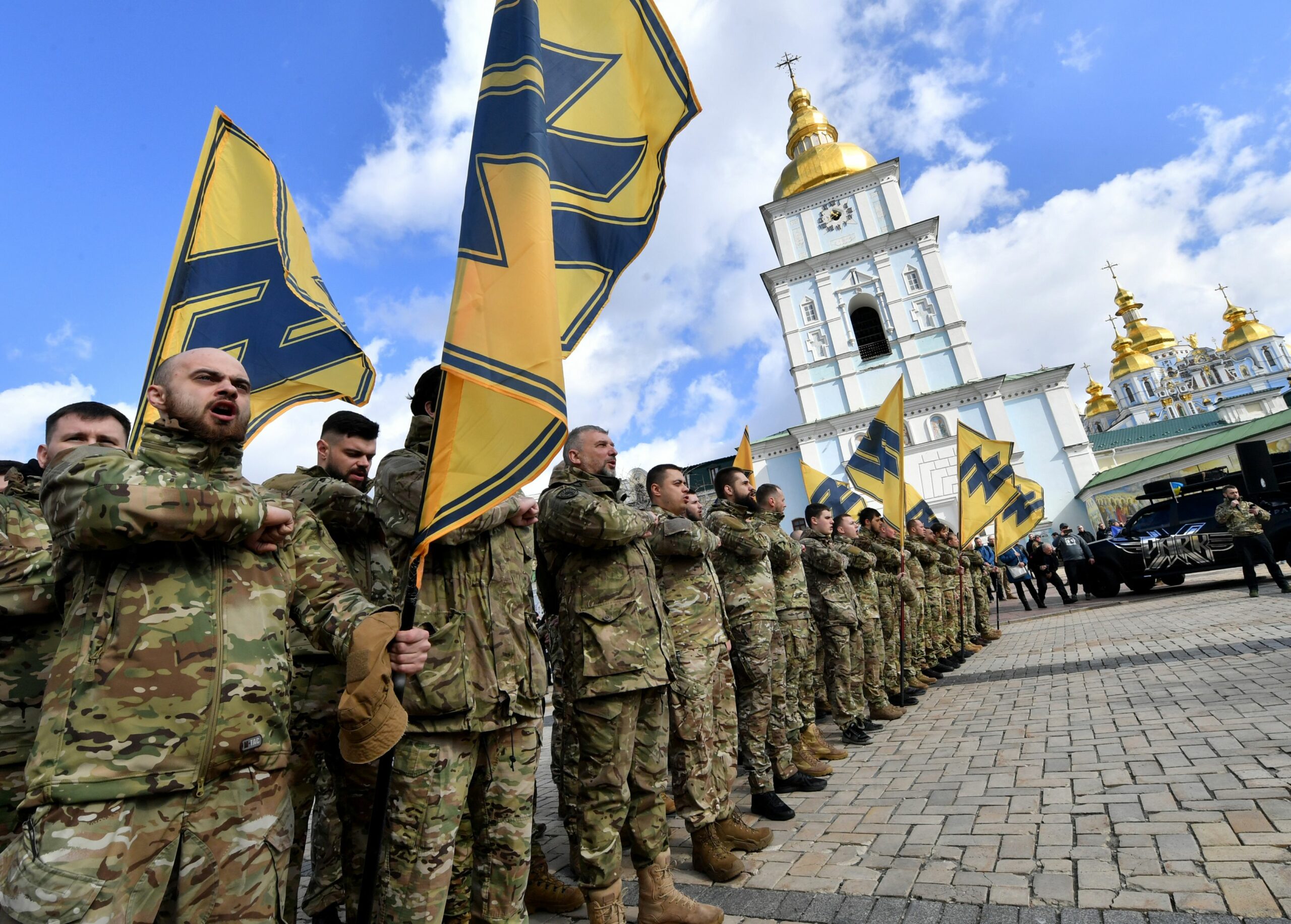 Ukraine’s ‘Azov’ fighters seen greasing bullets in pig fat for Chechen Muslim invaders