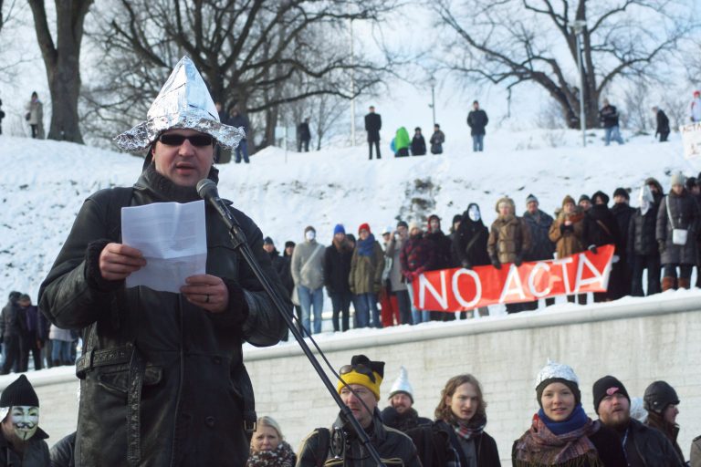 Afternoon Links: We Can Rebuild Him, Walmart’s e-Success, and the War for Your Conspiracy Clicks