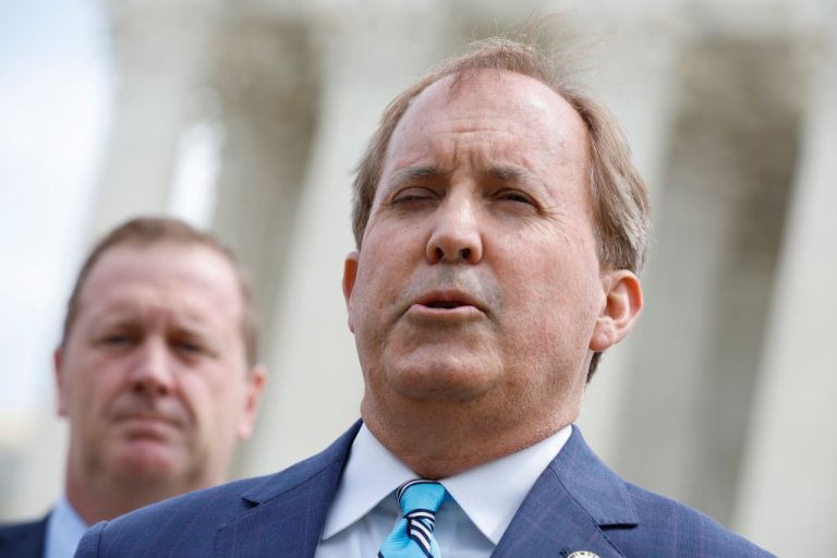 The Texas Attorney's General office knew of a subpoena for Ken Paxton before he fled his home to avoid being served, emails show. (Photo by Chip Somodevilla/Getty Images)