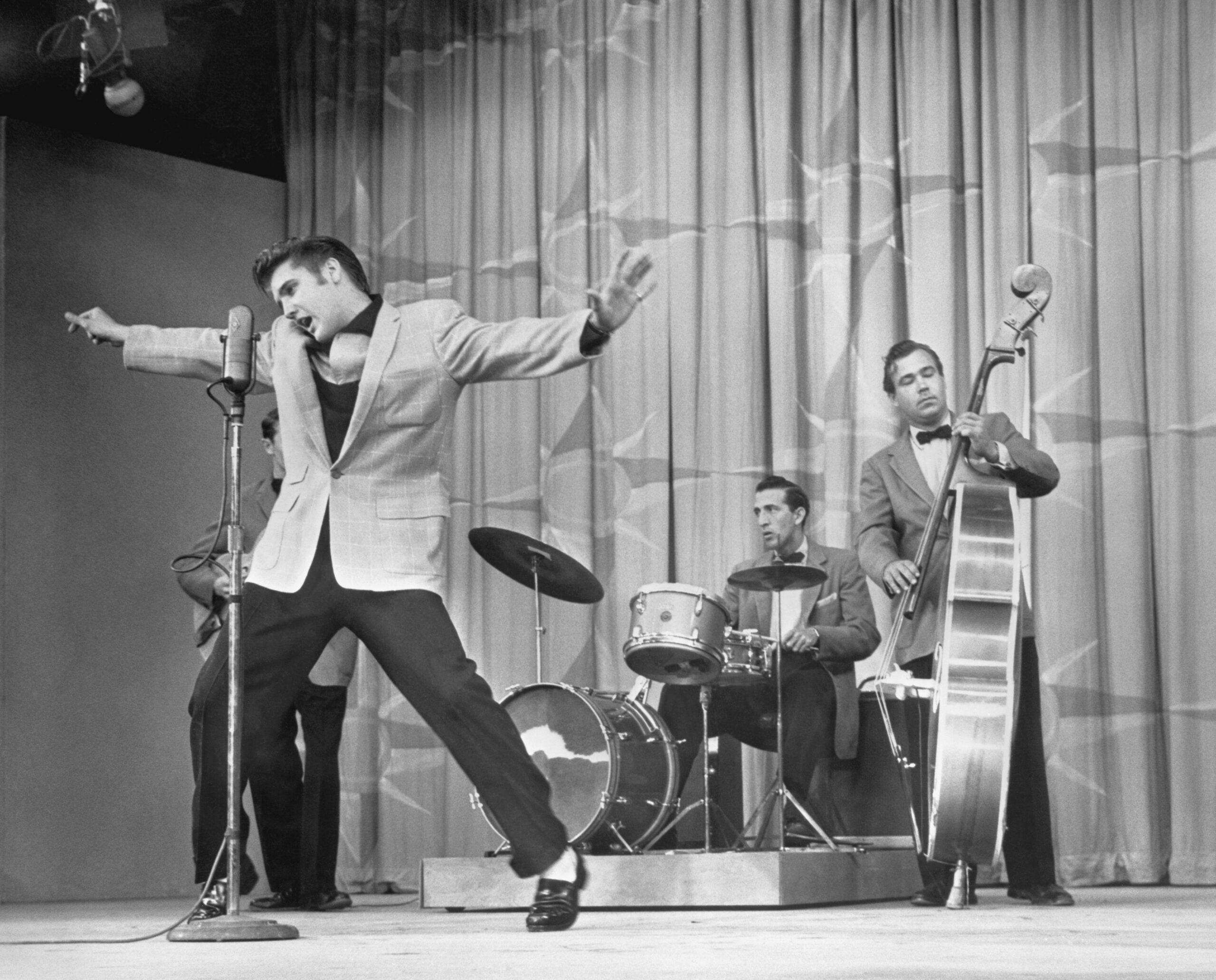 Elvis Wasn’t Racist. Neither Is Giving Him the Presidential Medal of Freedom.