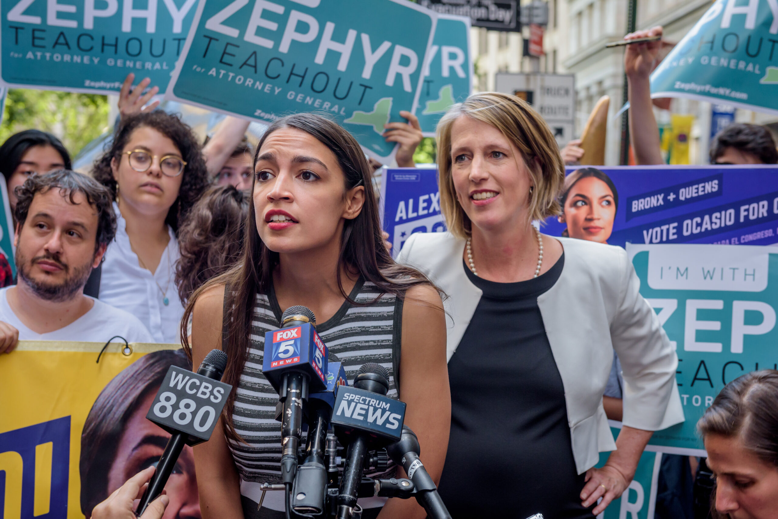Ocasio-Cortez Should Be  Lesson for the Democratic Establishment