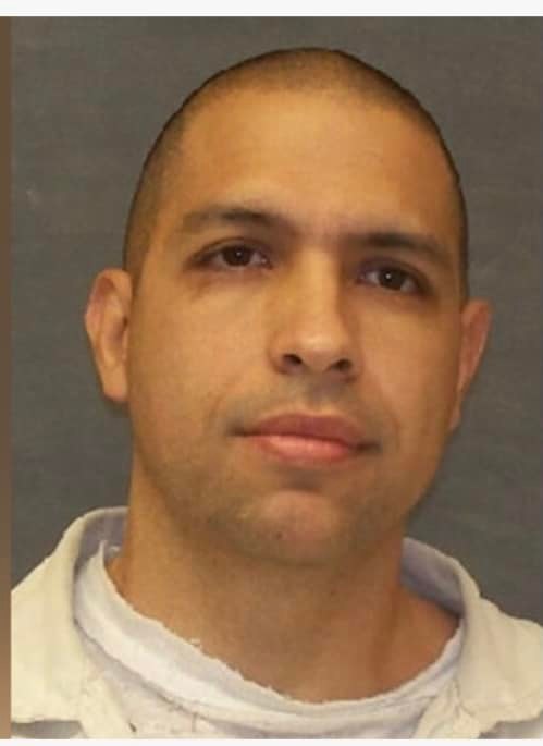Texas inmate at large after stabbing driver and escaping prison bus