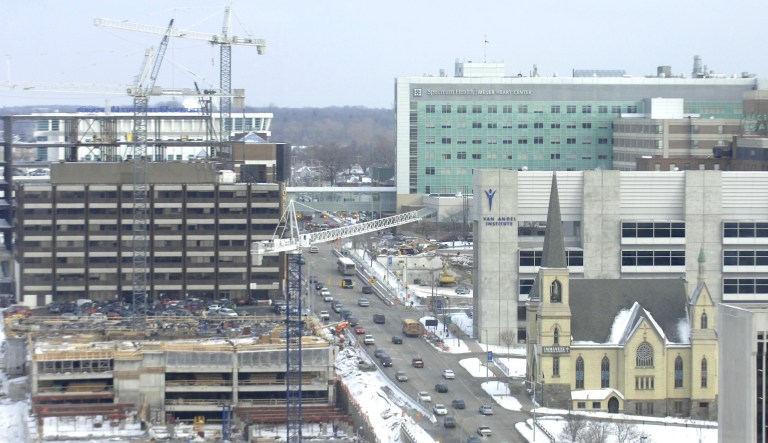 Vehicles make their way on Michigan Ave., in Grand Rapids, Mich., Jan. 30, 2006 in an area known as "Health Hill". 