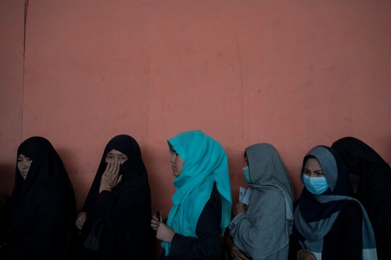 Taliban issue guidelines banning female actors, require hijabs for female journalists
