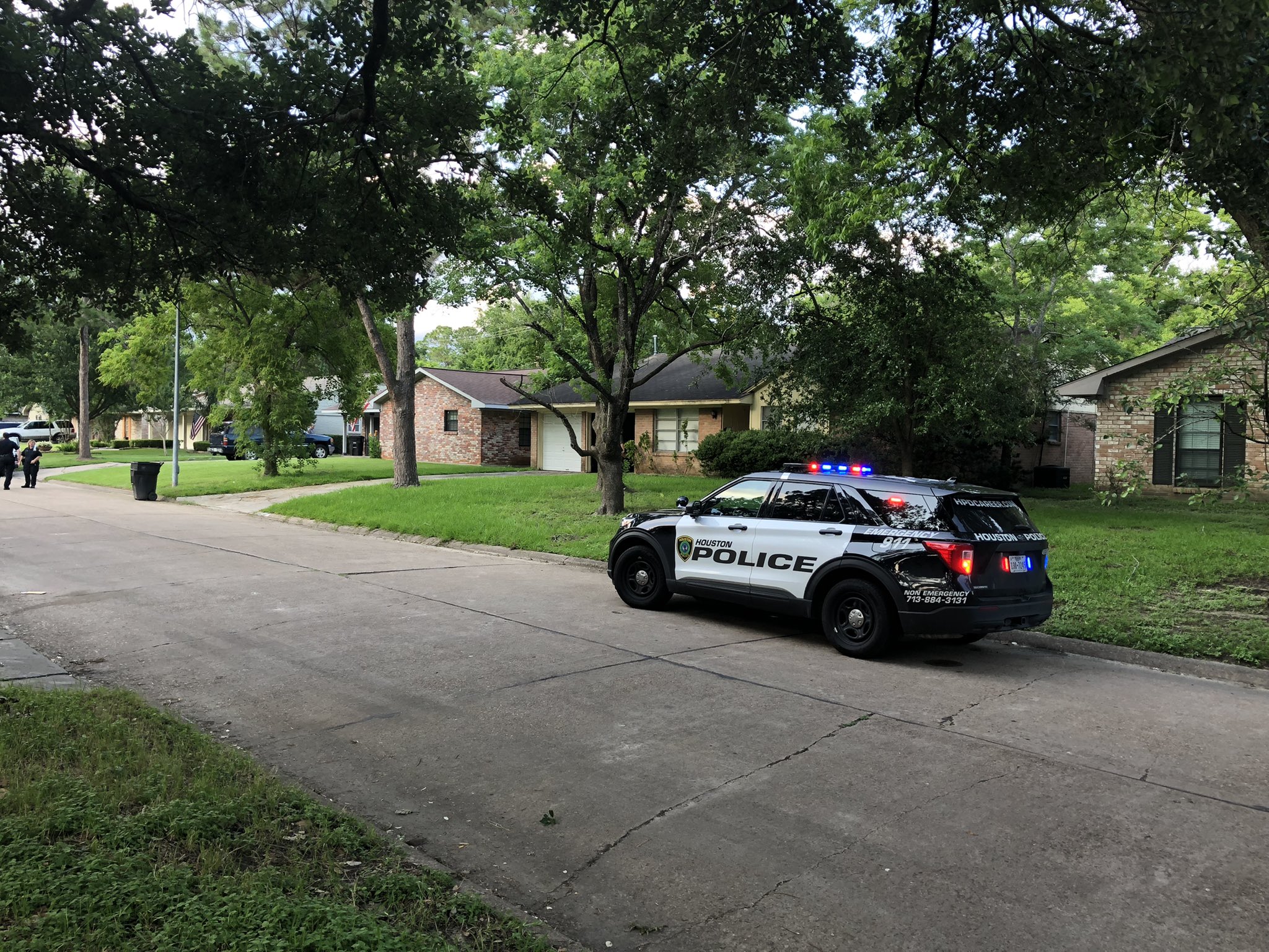 Texas police arrest two and rescue 10 in suspected human smuggling operation