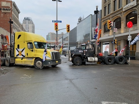 Freedom Convoy 2022 blocking intersection