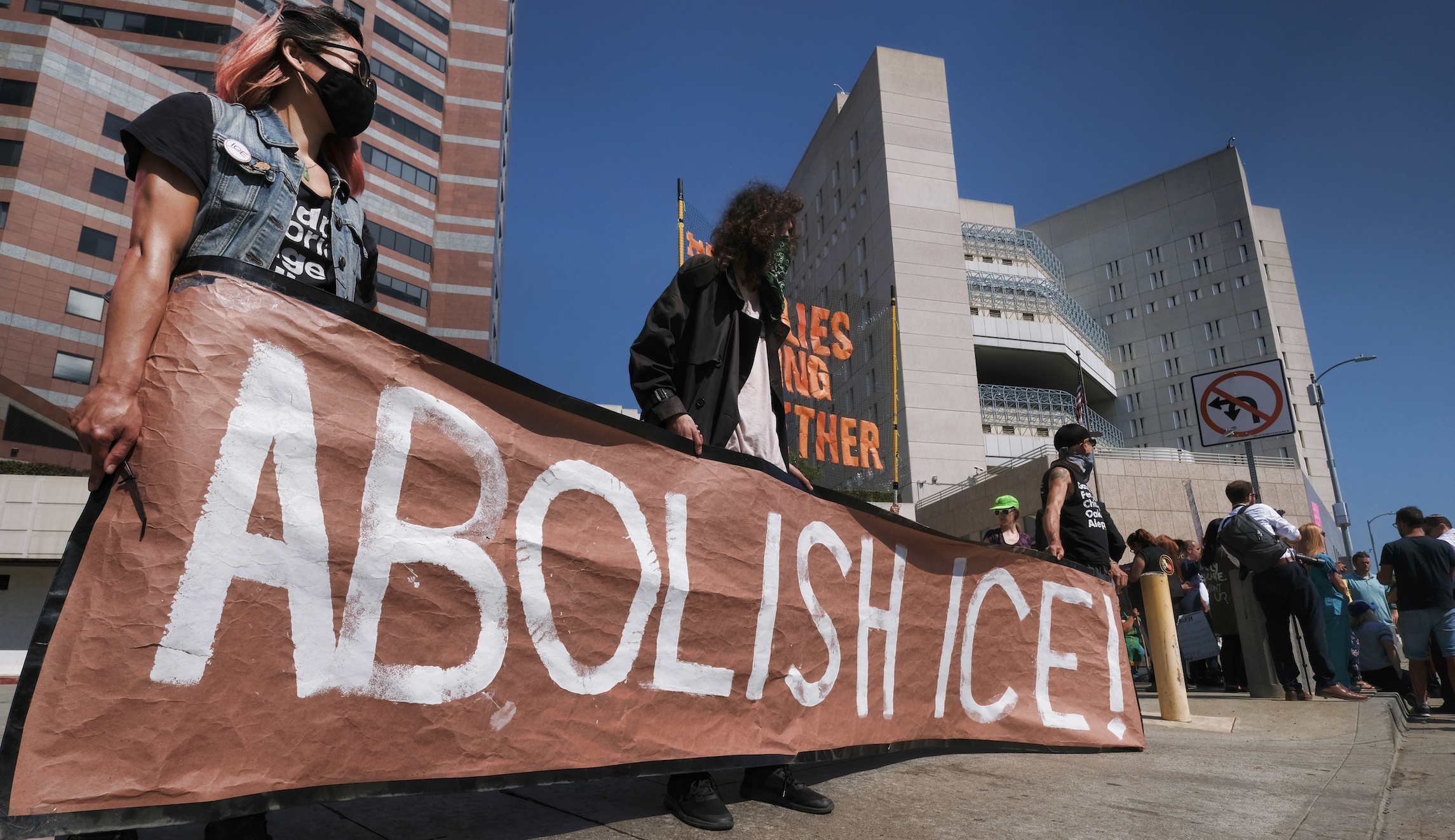 Democrats should push to abolish ICE if it helps them in the November elections, says Jim Himes