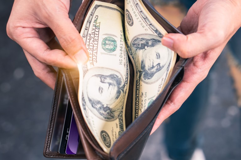 Applications for $500 monthly payments for some Illinois residents now open