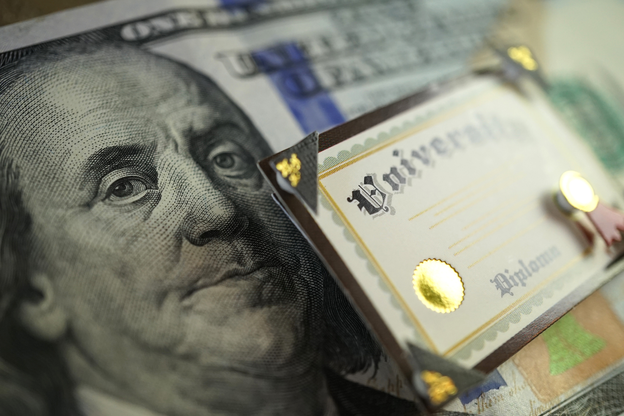 Money grab: The 10 college majors with the highest annual incomes