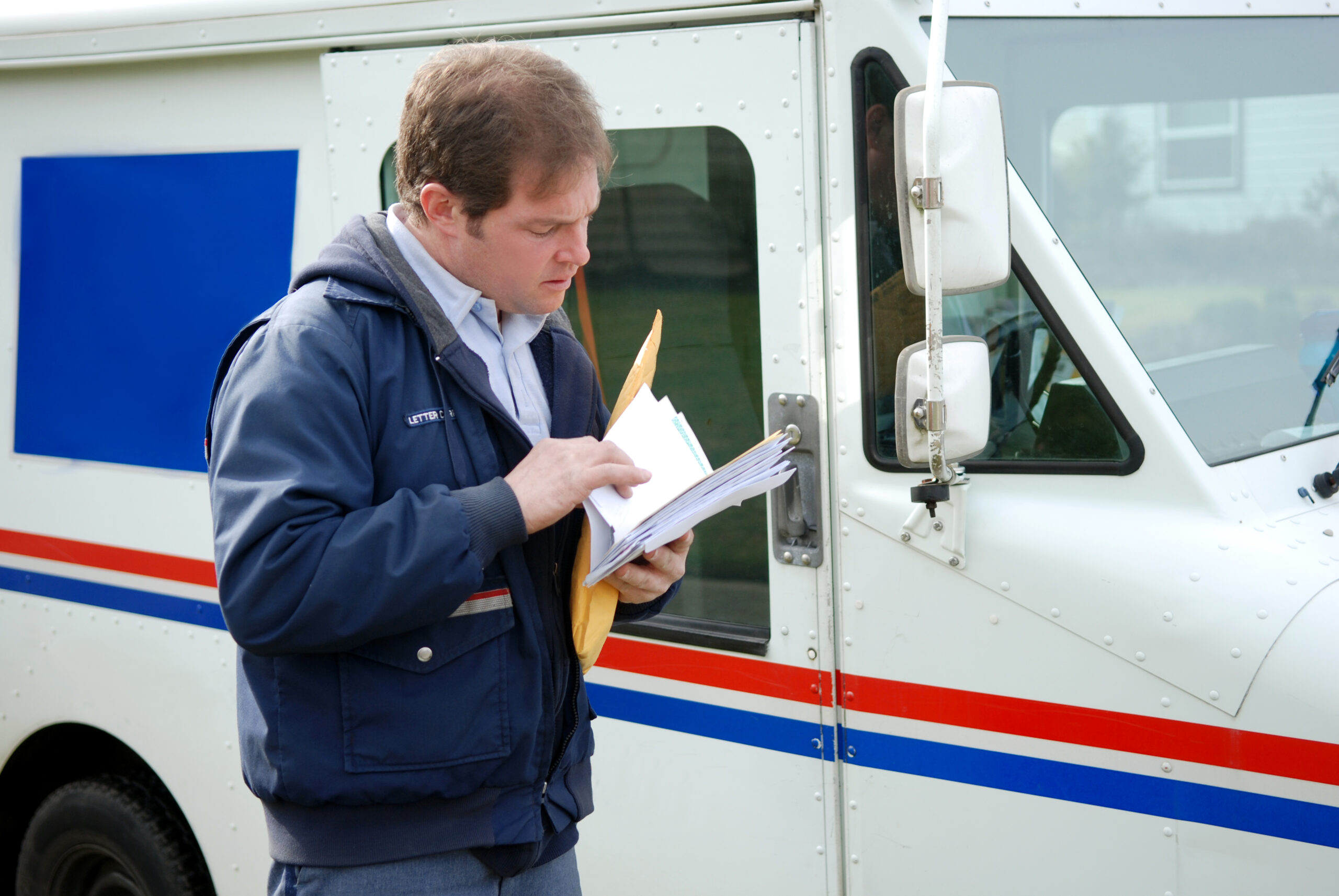 Trump creates task force to assess U.S. Postal Service’s operations, finances