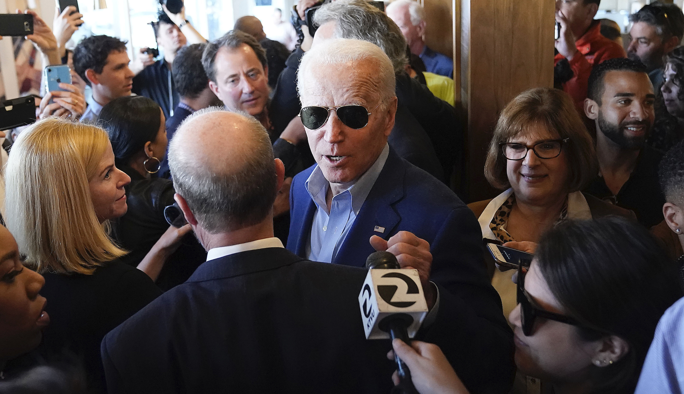 Biden aims to squeeze Sanders after big South Carolina win: Latest Super Tuesday updates