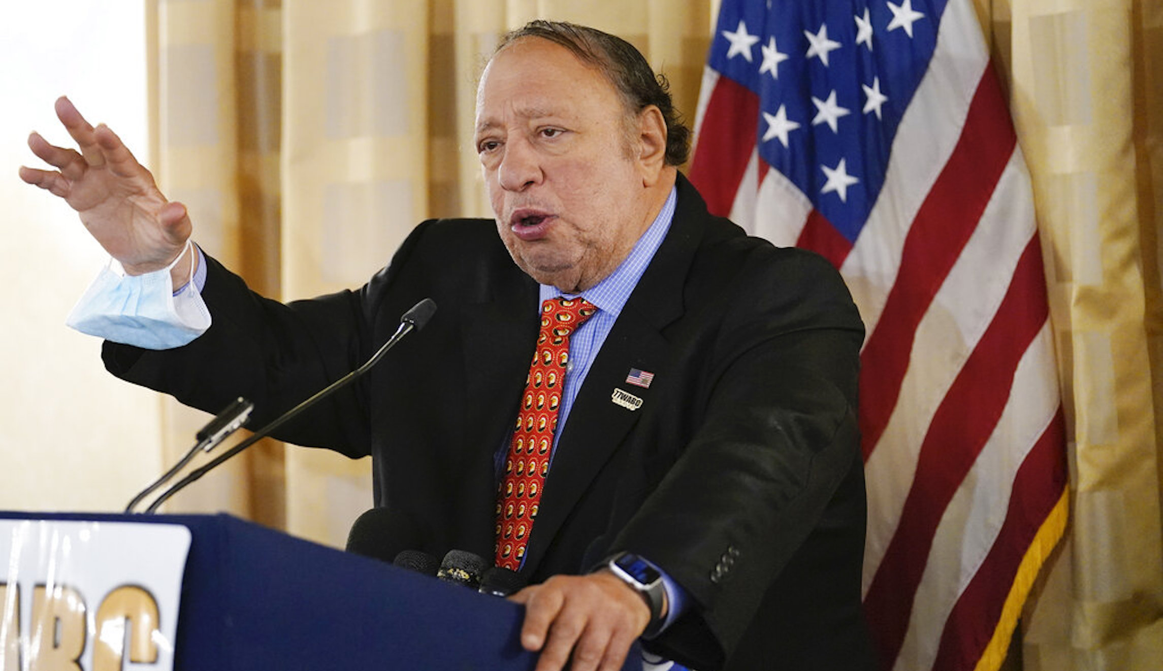 NYC billionaire John Catsimatidis says he wants to buy CNN and run it as CEO