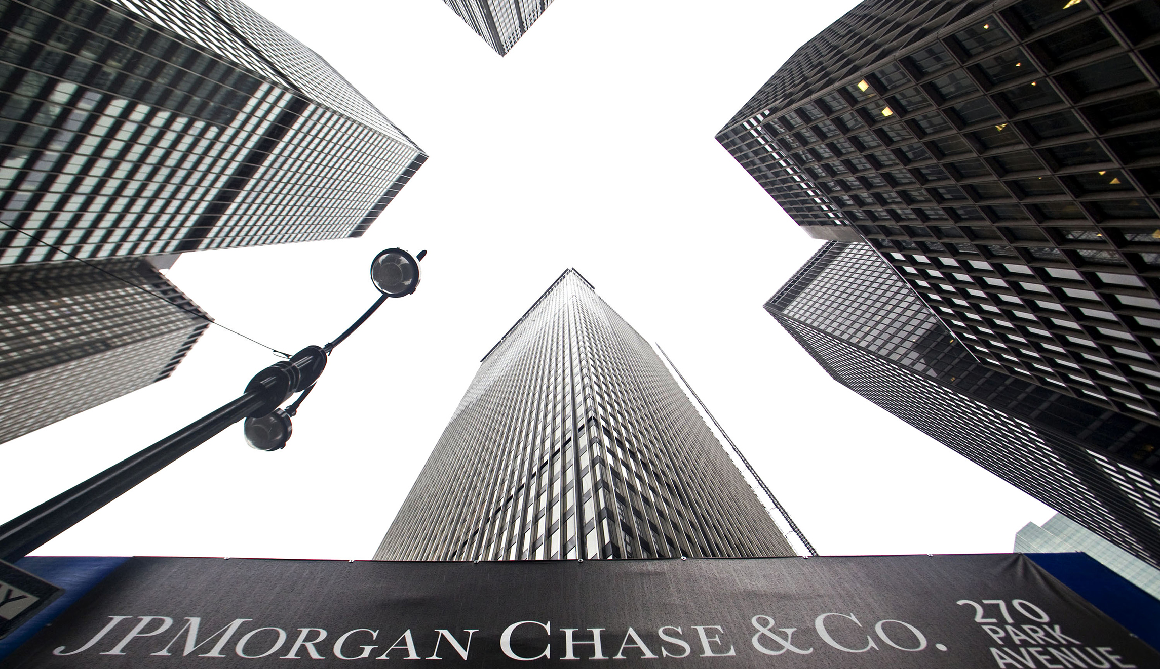Mortgage slump undermines profit outlook at top US banks