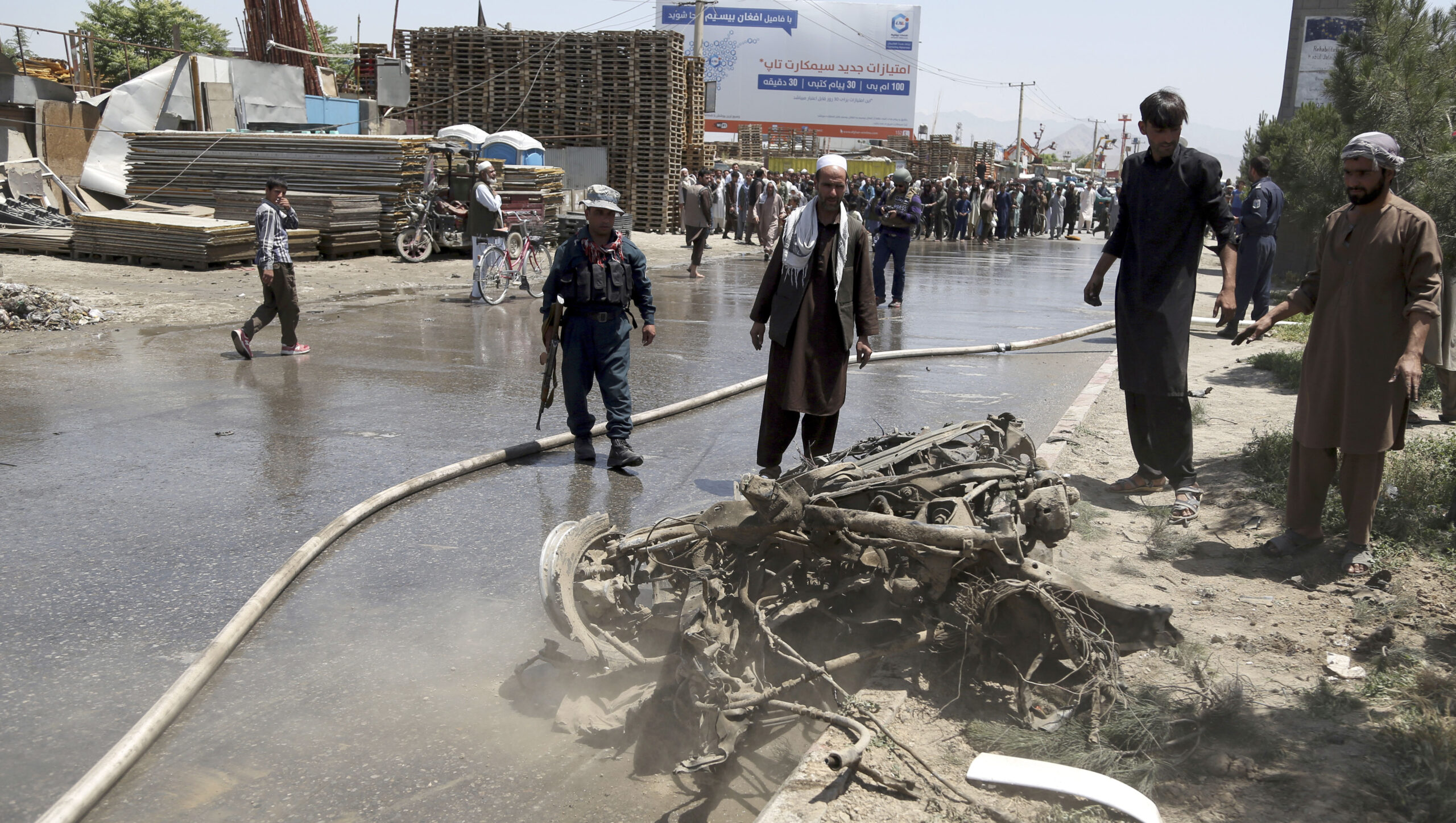 Kabul suicide attack slightly wounds four US troops