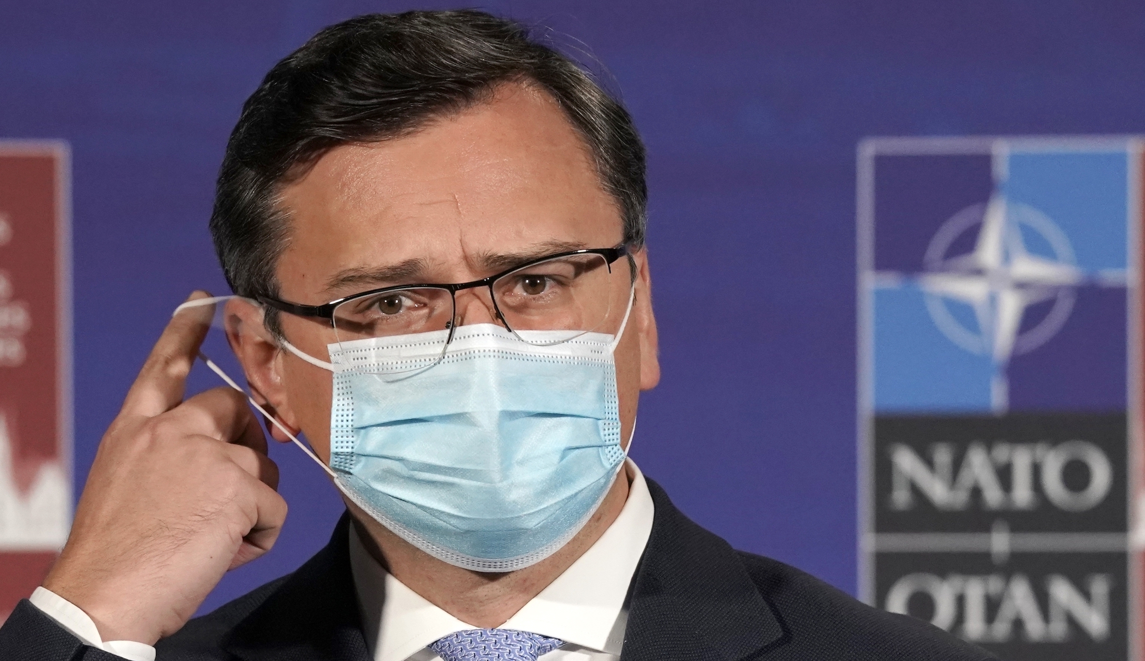 Ukraine affirms NATO aspiration after apparent wobble