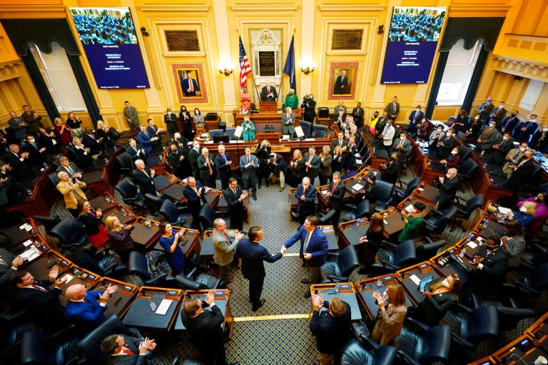 Down-ballot Republicans have advantage as Biden drags down Dems: Poll