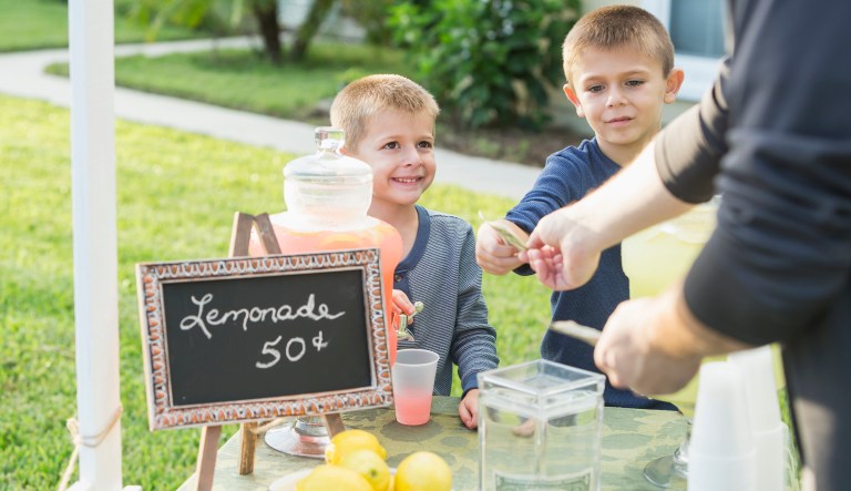 Country Time Lemonade helps kids keep lemonade stands open