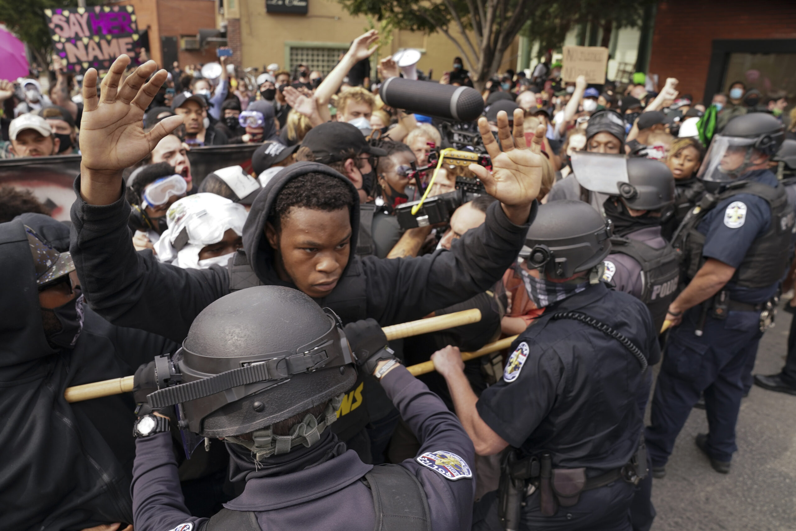 Louisville police detain Daily Caller reporters for more than 12 hours. Where are the defenders of the free press?