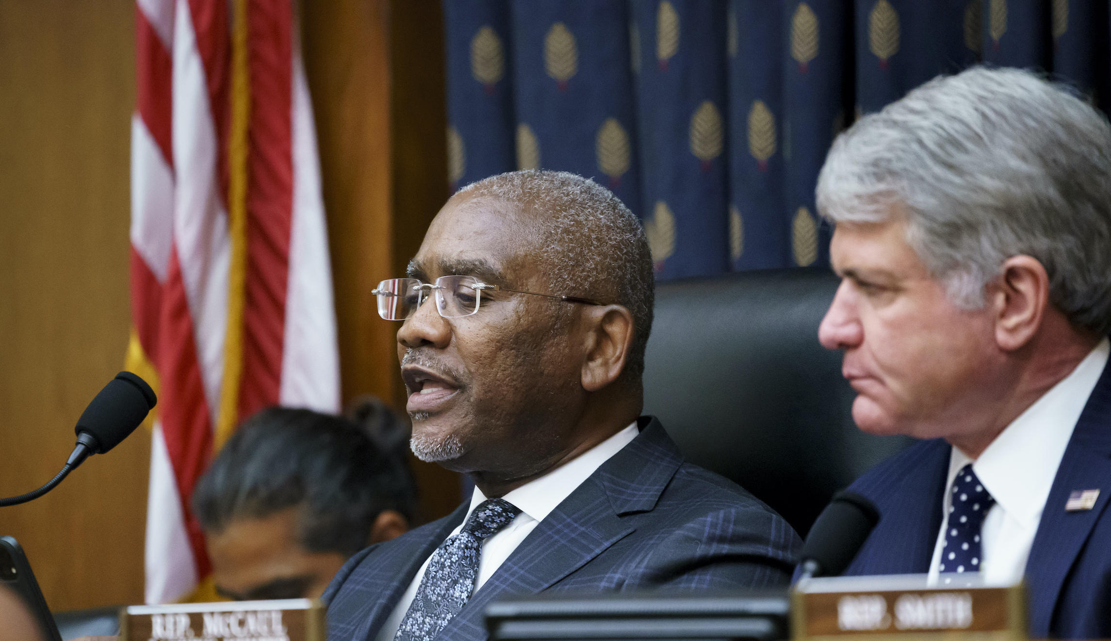 House passes resolution in support of Ukraine