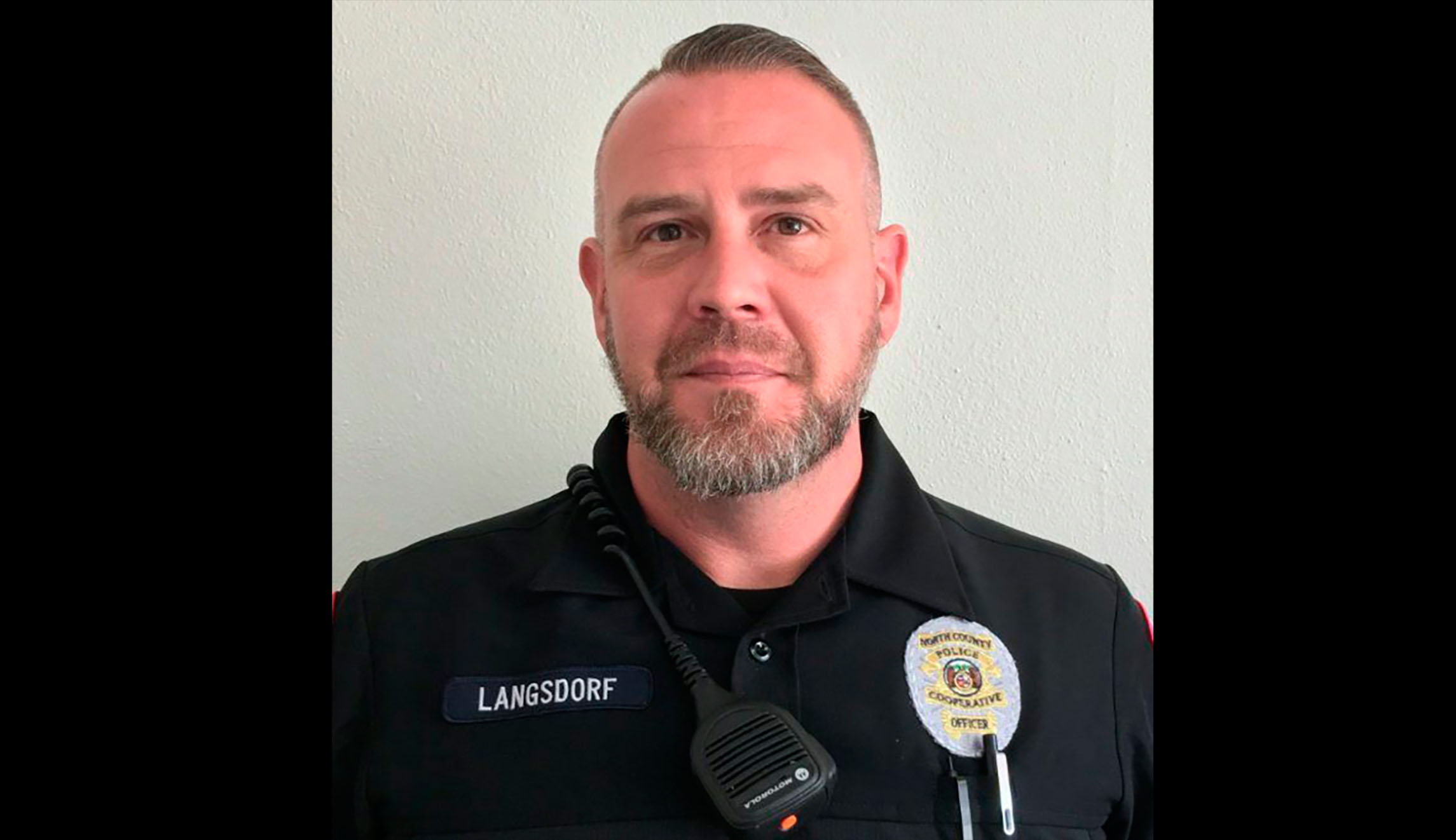 Store clerk, local newspaper apologize for pushing video showing final moments of wounded police officer