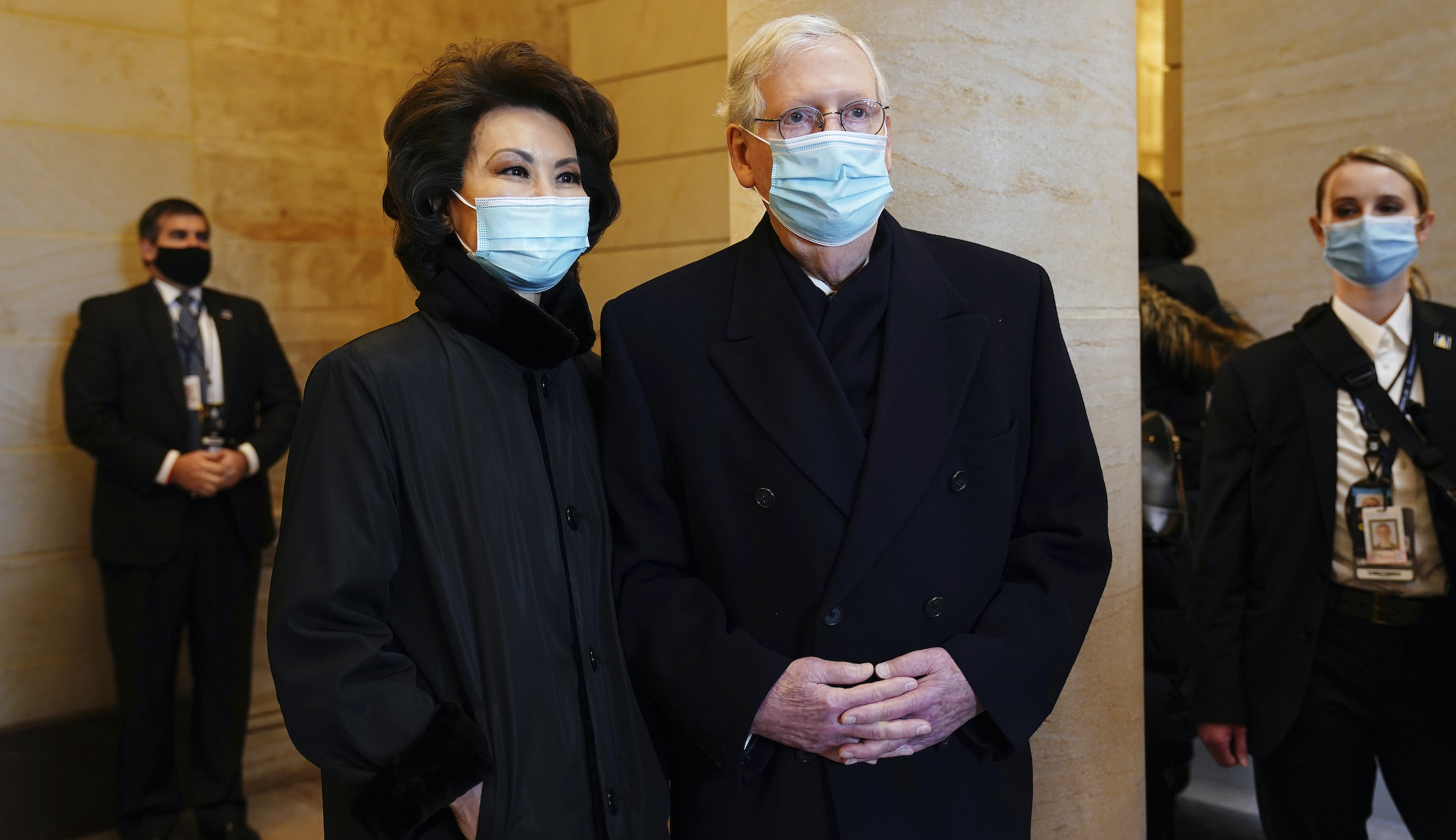 In a final gesture as Senate majority leader, McConnell gifts Harris flag