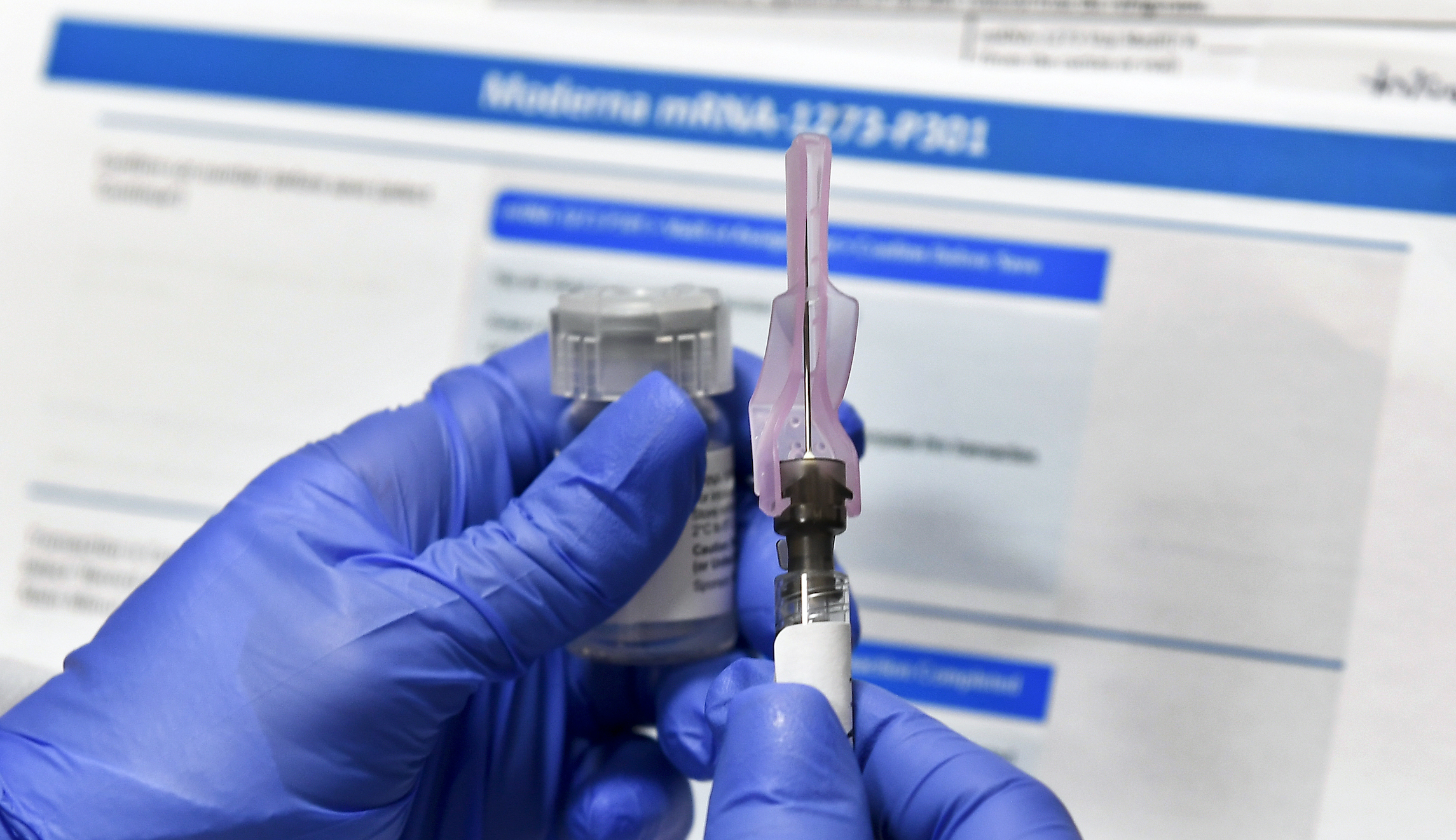 FDA vaccine experts give positive review for Moderna coronavirus shots, clearing way for authorization