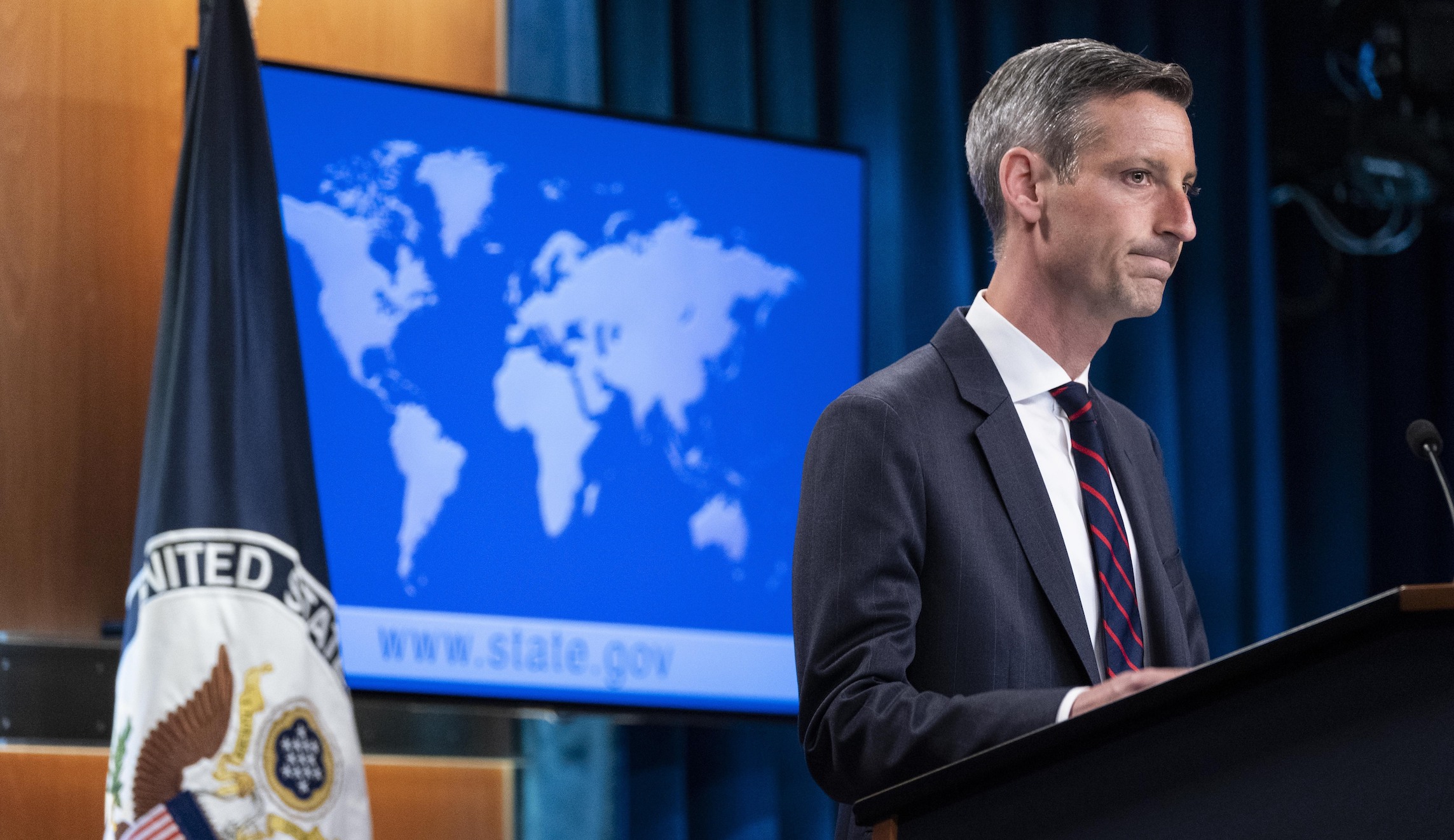 Western diplomats plead for Taliban to halt offensive as US evacuations of Afghan employees begins