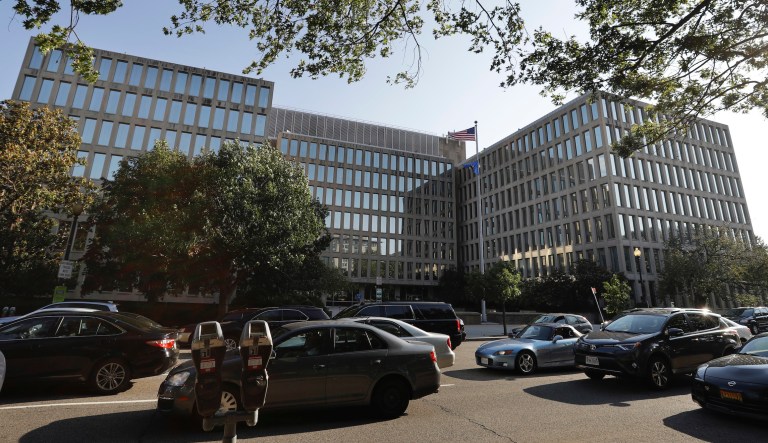 OPM chief abruptly resigns