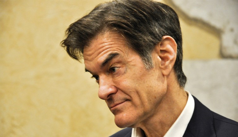 Greensburg, PA â Senate candidate Dr. Mehmet Oz attends his meet and greet on January 2022.