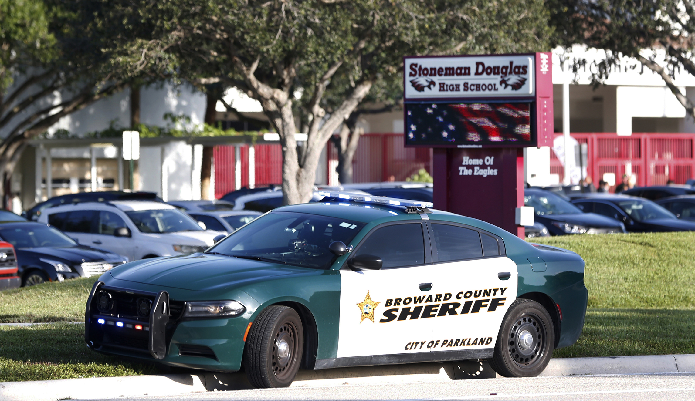 Commission investigating Florida school shooting recommends arming teachers