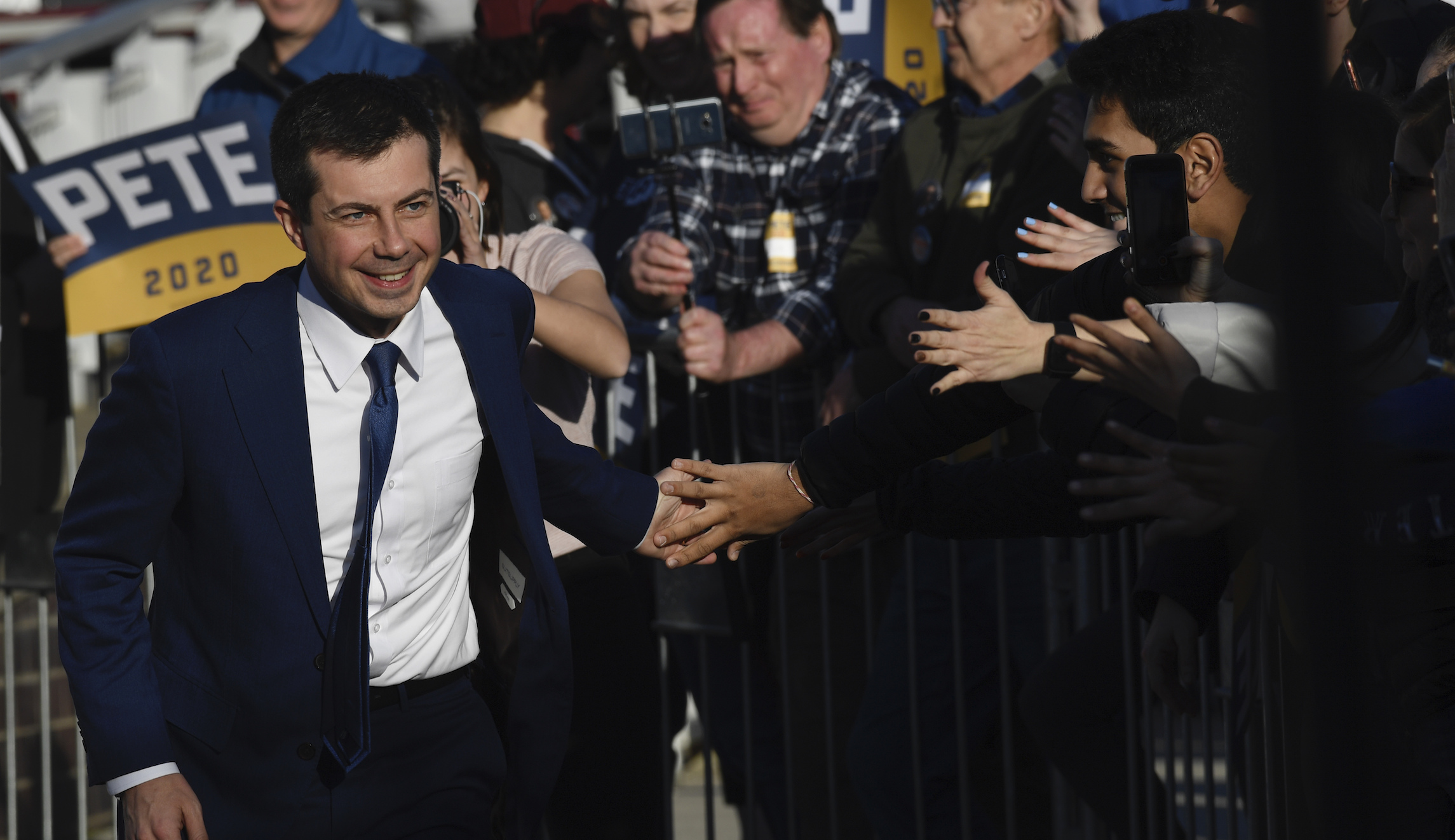 Moderate voters feel no urgency to cut field and coalesce around Bernie Sanders alternative