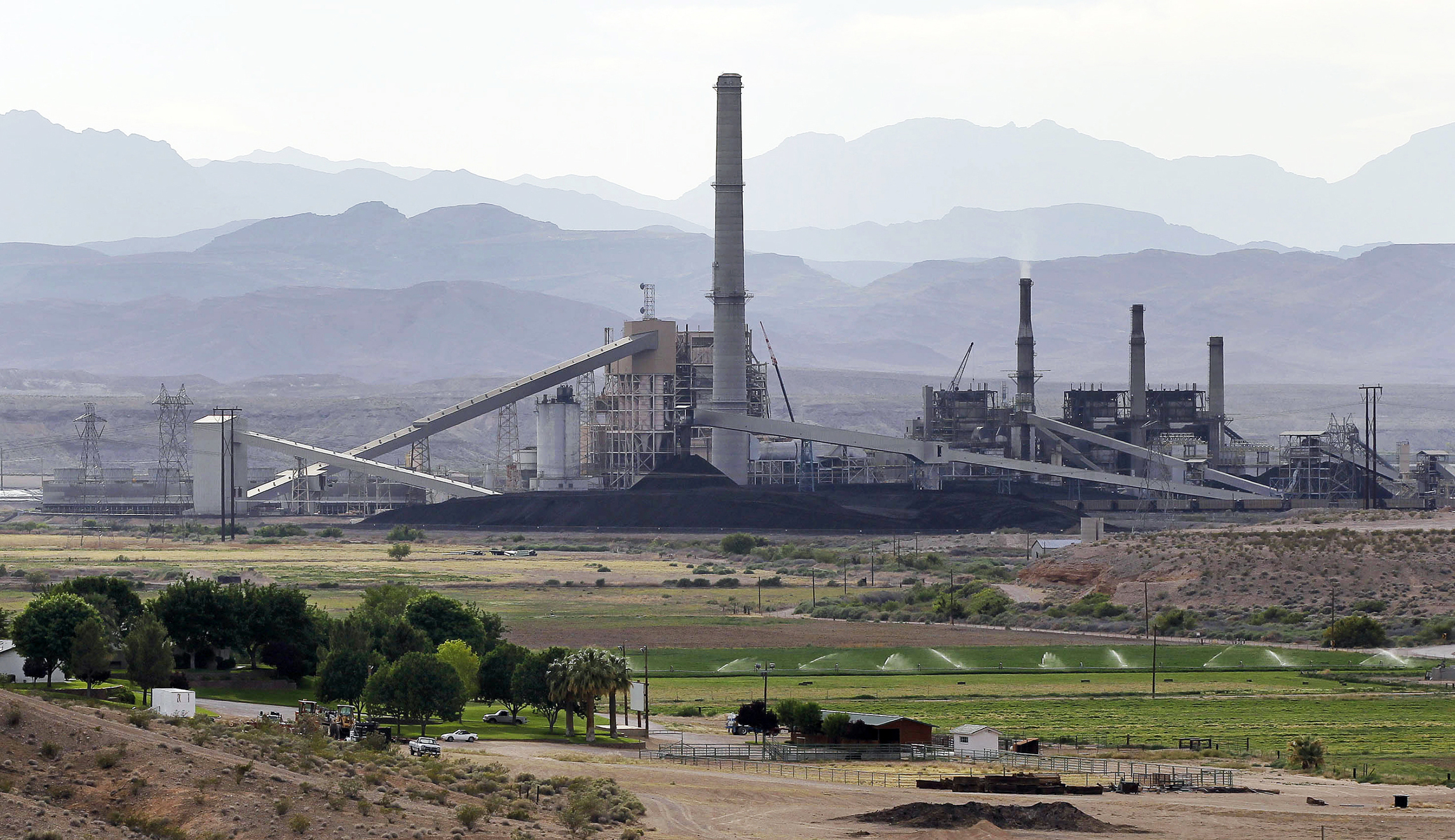 Largest power grid operator dismisses the threat of coal and nuclear plant closures