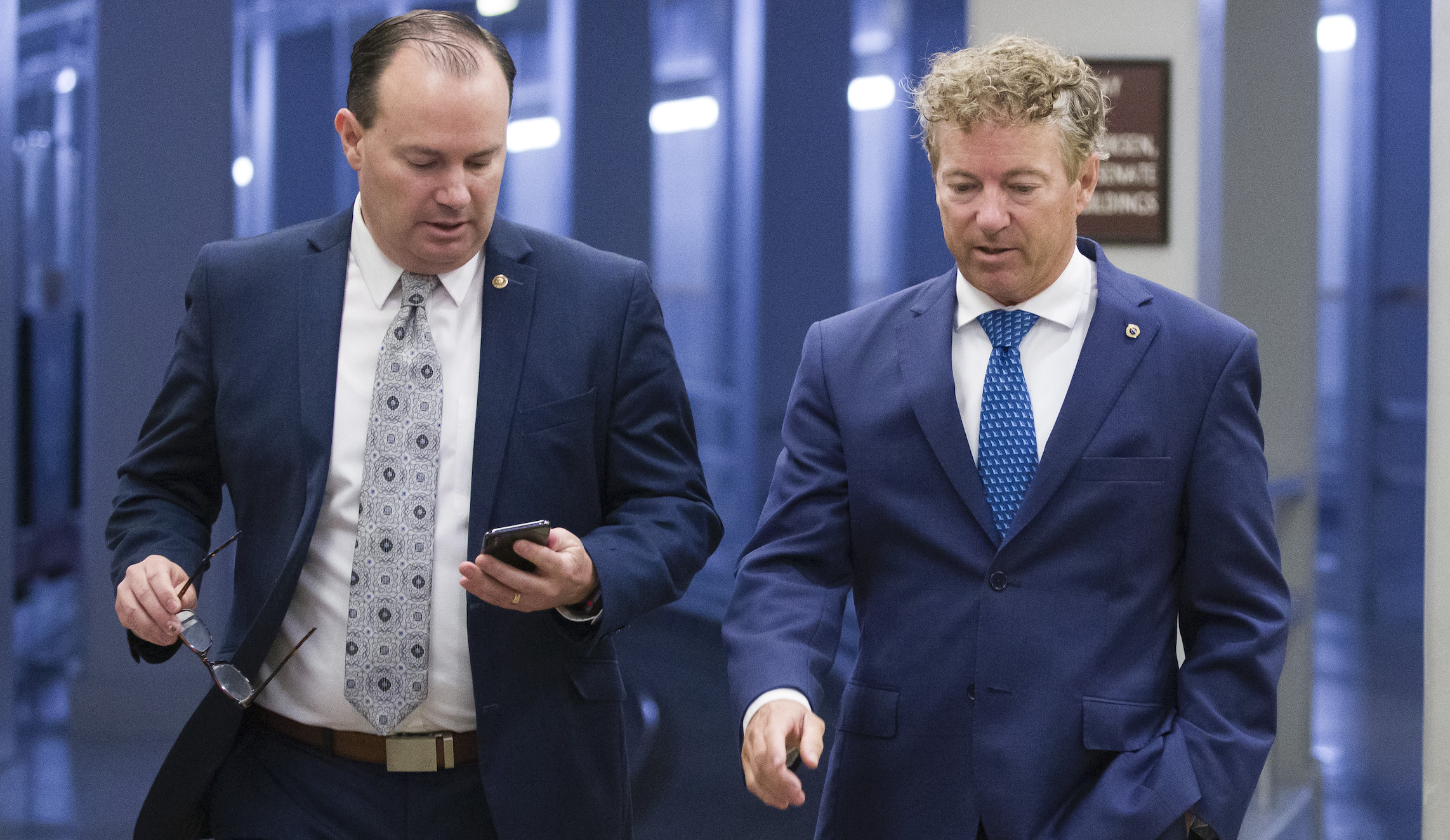 Eight brave Senate Republicans put Constitution over party with Iran war powers resolution