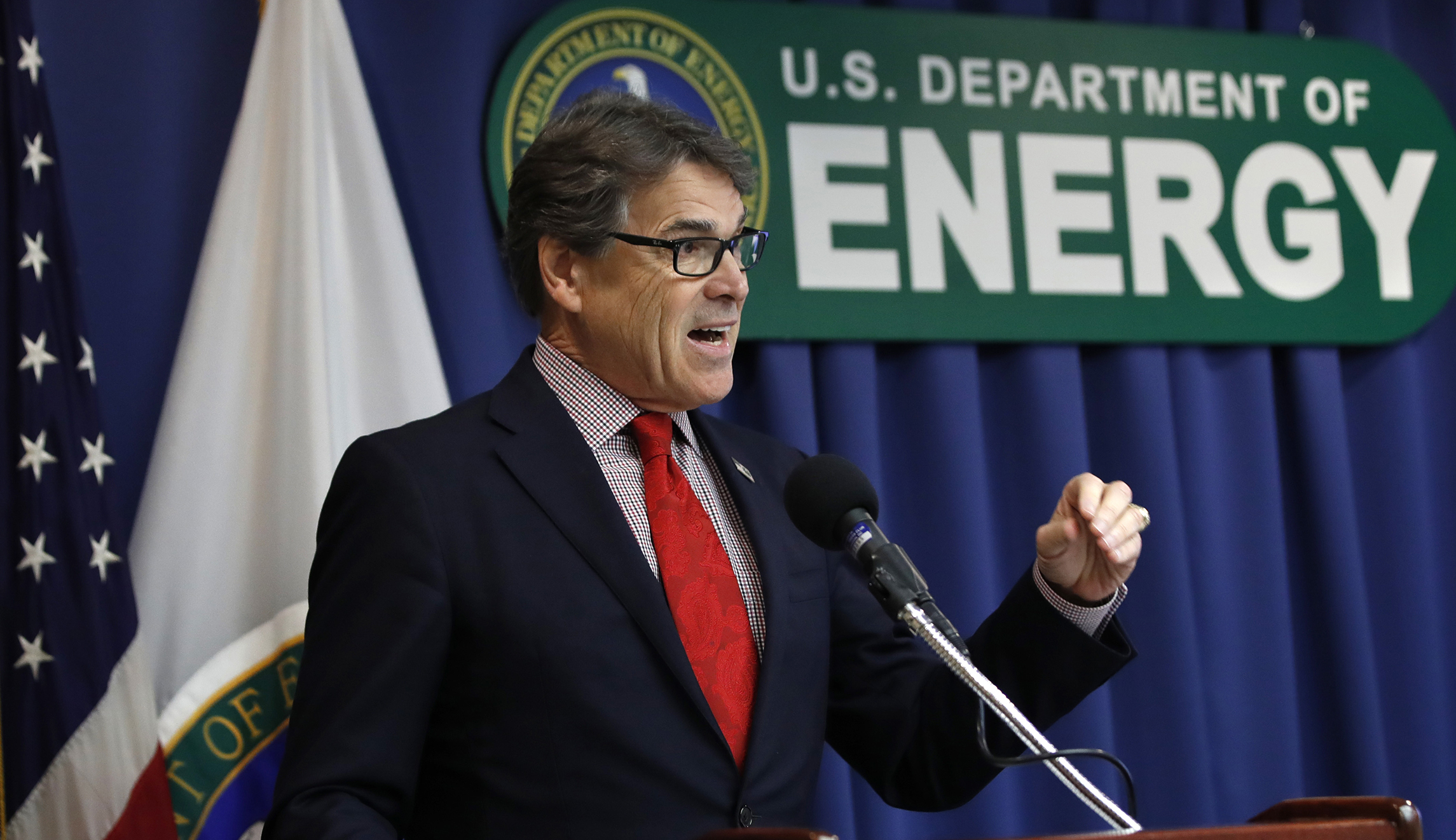 Rick Perry announces $1 billion investment for US energy companies in Mexico