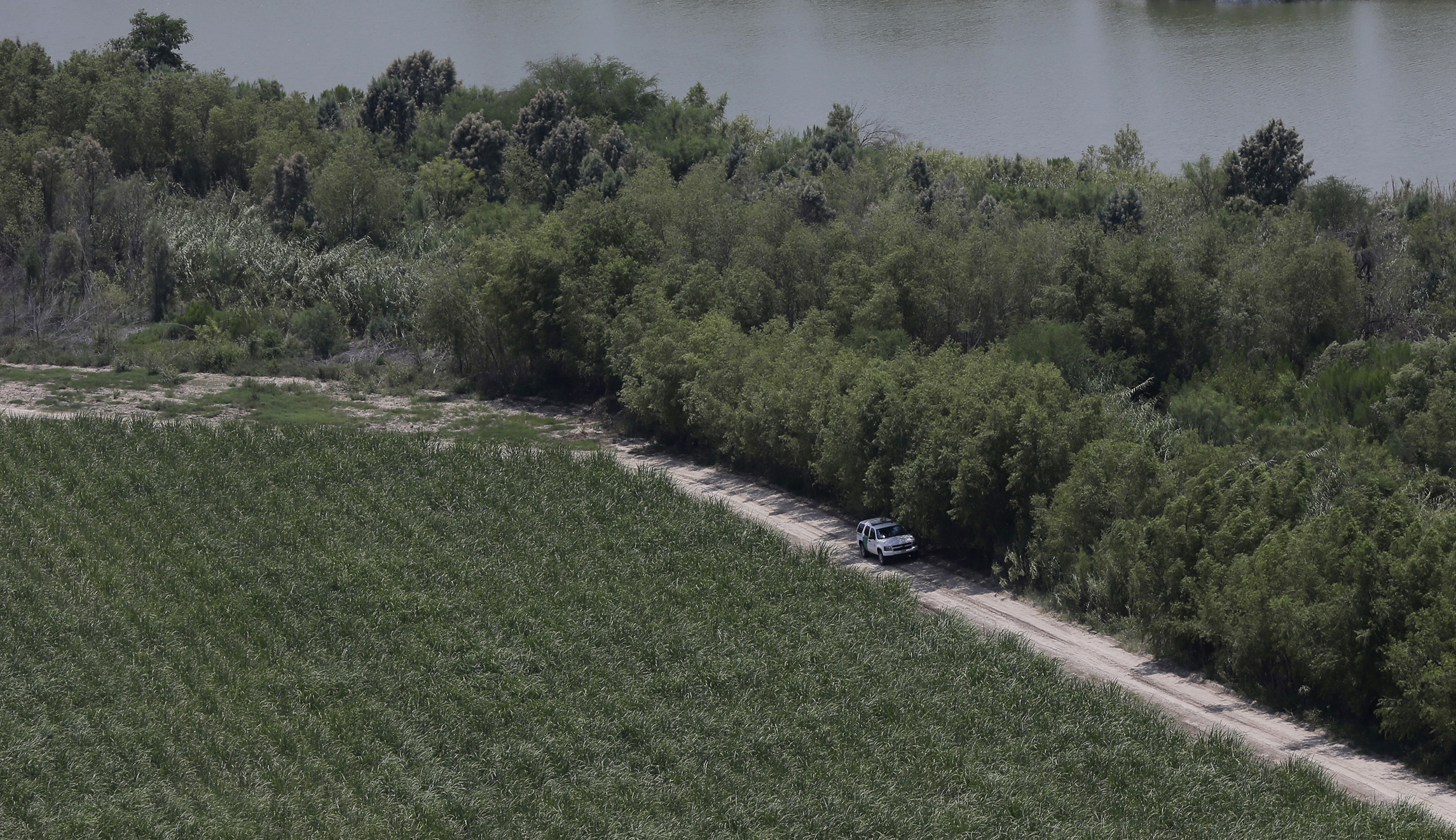 Two migrants drown in Rio Grande amid border crossing surge