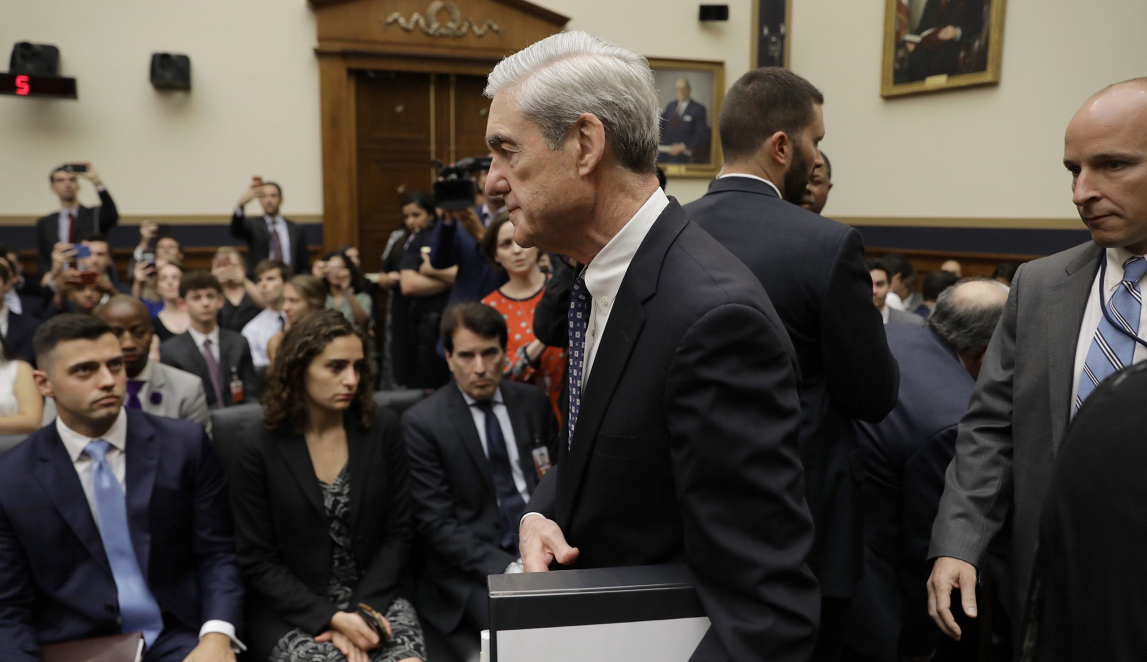 Robert Mueller ended the obstruction question in the first 30 minutes of the hearing