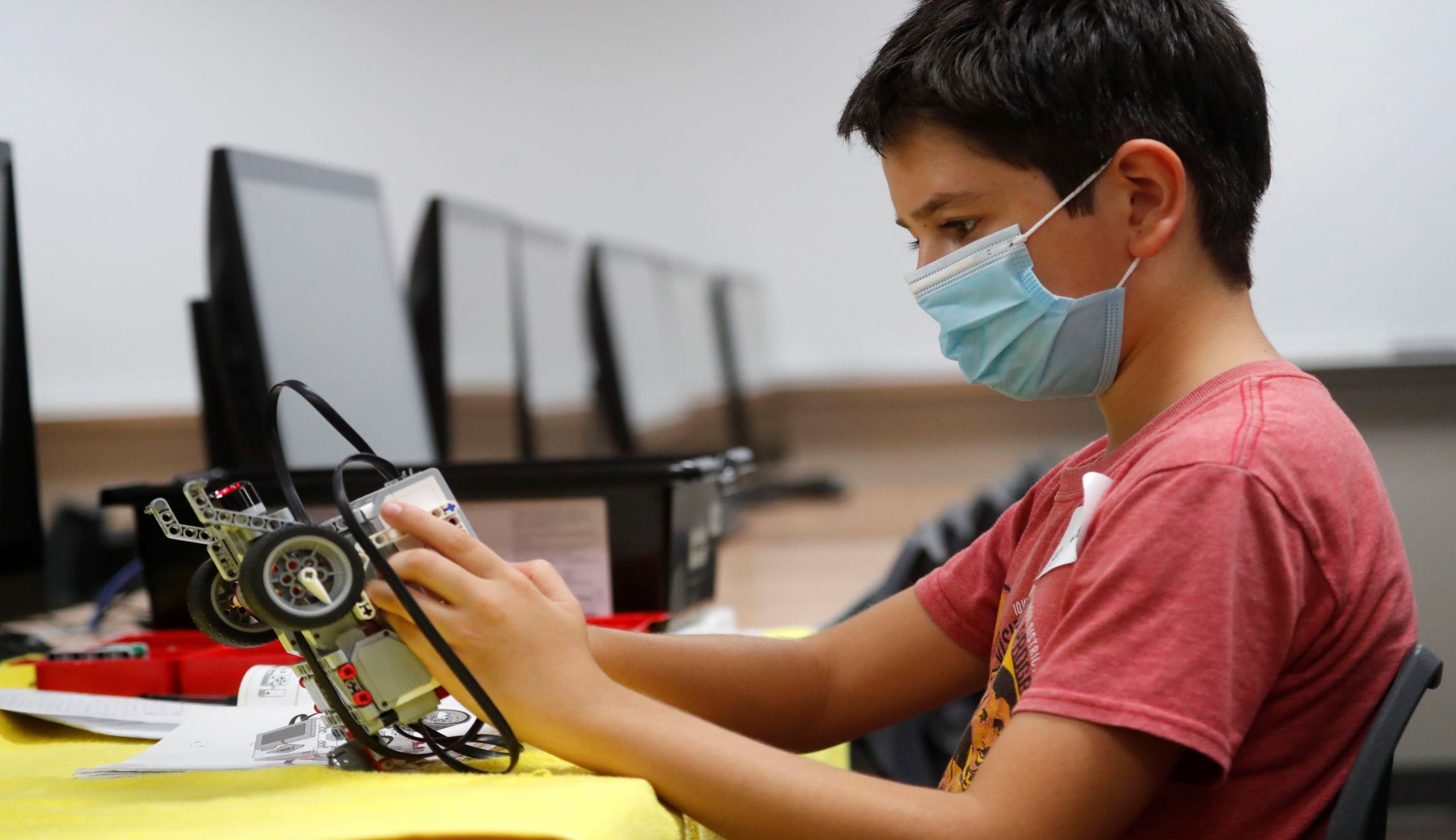 Parents propose a new way to educate their children in the fall: School pods