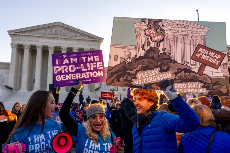 WATCH: Demonstrators sing national anthem outside Supreme Court ahead of Dobbs