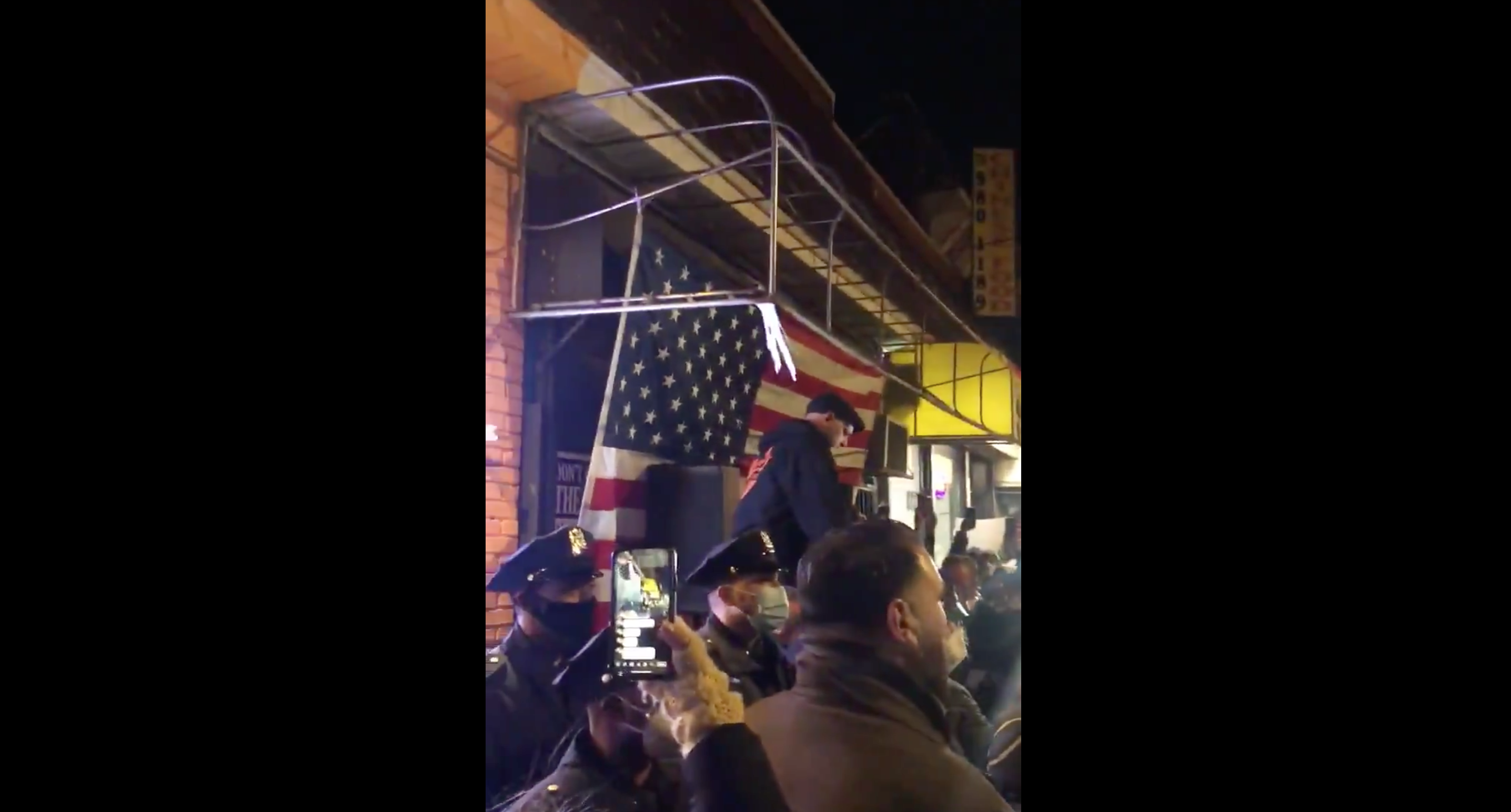 Hundreds gather outside of ‘autonomous zone’ bar demanding it reopen after police shut it down: ‘Sheriffs go home’