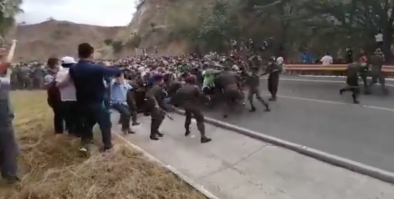 Guatemalan military clashes with migrant caravan trekking to US-Mexico border