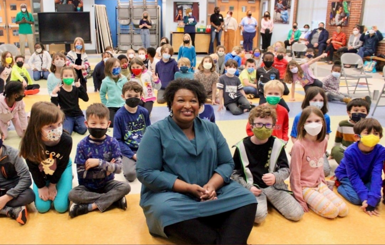 ‘Cruelty and hypocrisy’: Stacey Abrams slammed for not wearing mask in classroom