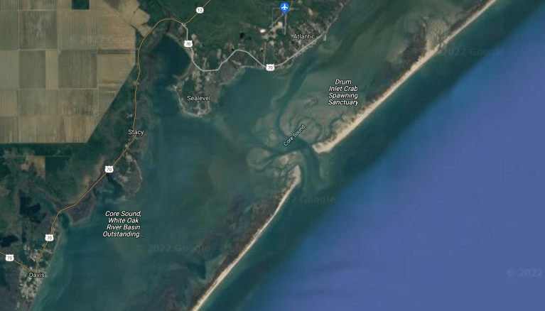 Body found after plane carrying eight crashes off North Carolina coast