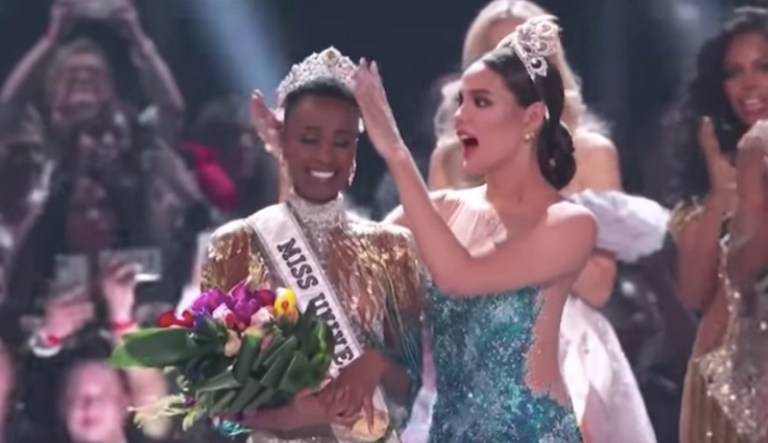 South Africaâs Zozibini Tunzi is crowned Miss Universe. 