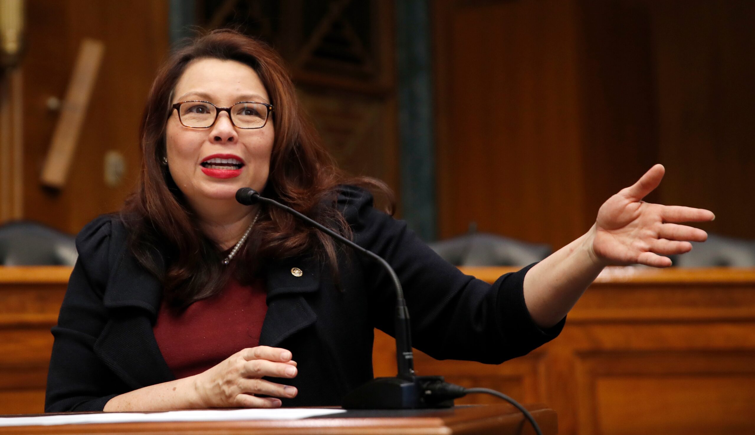 Tammy Duckworth defends NFL players who kneel after league implements new policy